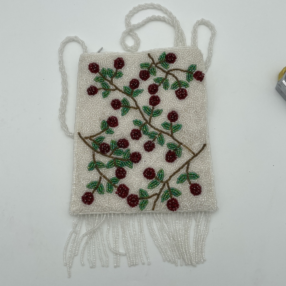 Vintage white flower rose‎ berry beaded crossbody shoulder purse ornate blossom